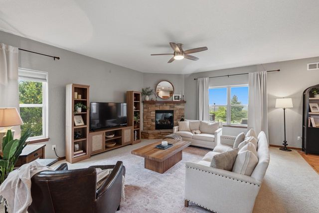 3967 Oakmont TRAIL, Waukesha, WI 53188