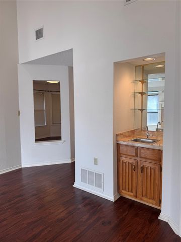 3304 Scarlet Oak Court, Farmers Branch, TX 75234