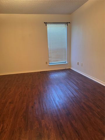 3304 Scarlet Oak Court, Farmers Branch, TX 75234