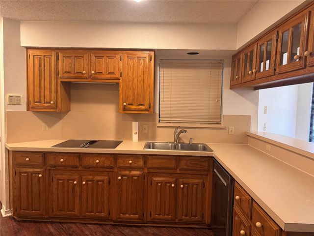 3304 Scarlet Oak Court, Farmers Branch, TX 75234