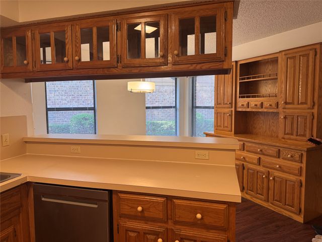3304 Scarlet Oak Court, Farmers Branch, TX 75234