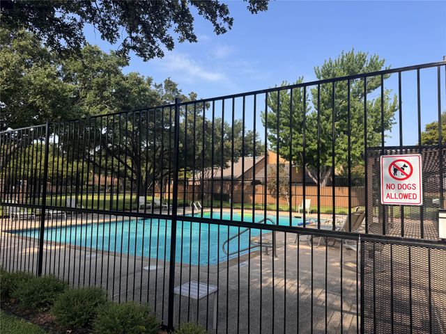 3304 Scarlet Oak Court, Farmers Branch, TX 75234