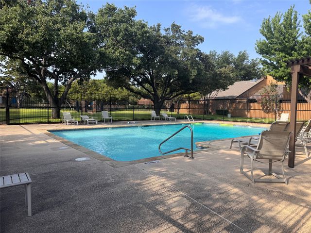 3304 Scarlet Oak Court, Farmers Branch, TX 75234