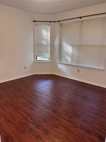 3304 Scarlet Oak Court, Farmers Branch, TX 75234