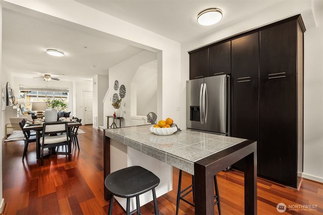 1848 NE Kenyon Court, Issaquah, WA 98029