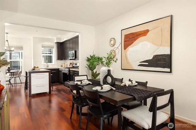 1848 NE Kenyon Court, Issaquah, WA 98029