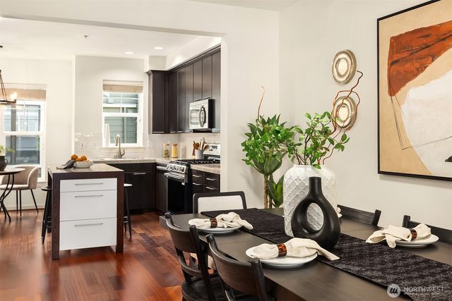 1848 NE Kenyon Court, Issaquah, WA 98029