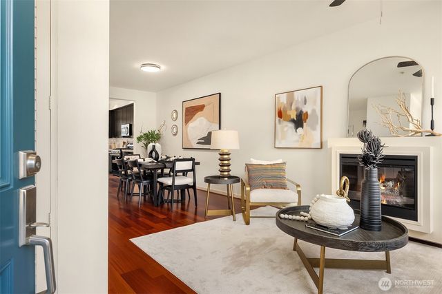 1848 NE Kenyon Court, Issaquah, WA 98029