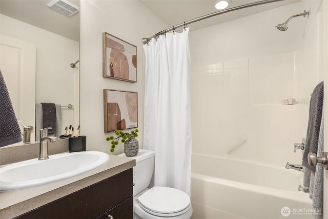 1848 NE Kenyon Court, Issaquah, WA 98029