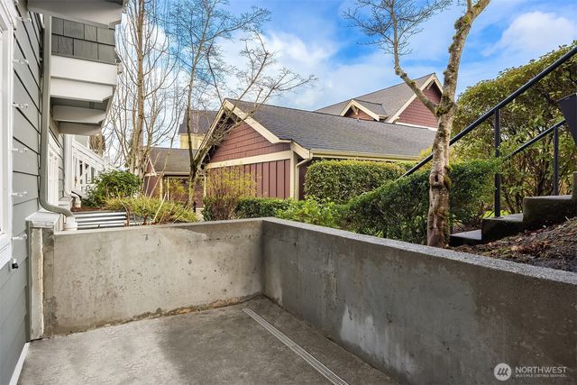1848 NE Kenyon Court, Issaquah, WA 98029