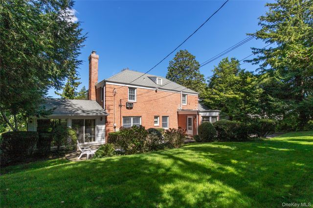 16 Birch Hill Road, Great Neck, NY 11020