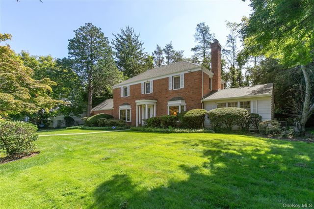 16 Birch Hill Road, Great Neck, NY 11020