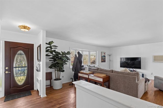 180 Boston Avenue, Massapequa, NY 11758