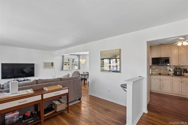 180 Boston Avenue, Massapequa, NY 11758