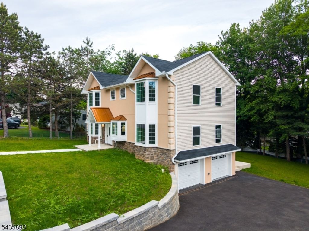 418 East Ave, Northvale Boro, NJ 07647 — photo 3