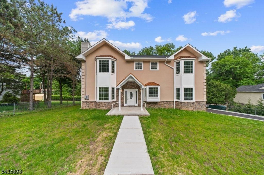 418 East Ave, Northvale Boro, NJ 07647 — photo 4