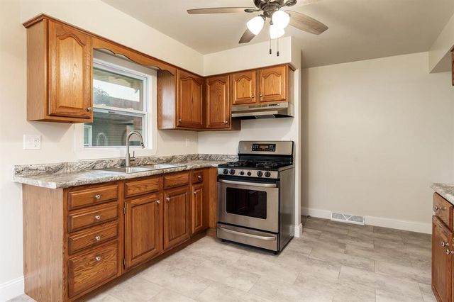 2411 Barton Boulevard, Rockford, IL 61103