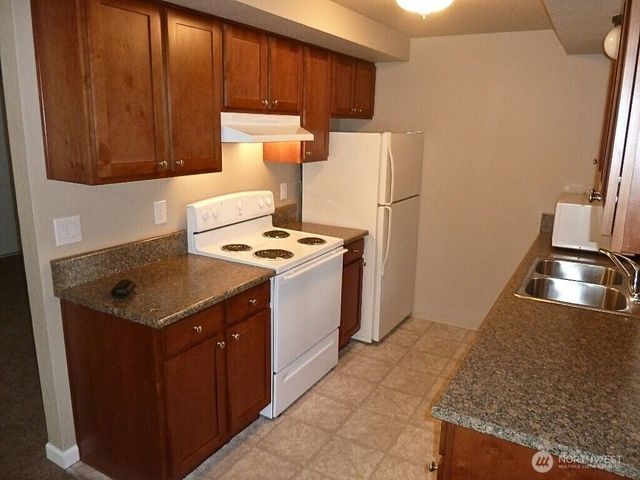 18332 Hurst Road, Lynnwood, WA 98037