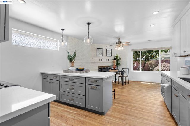 831 Casanova Dr, San Leandro, CA 94578