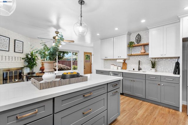 831 Casanova Dr, San Leandro, CA 94578