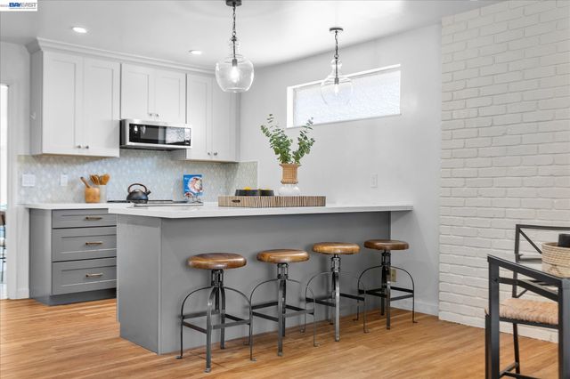 831 Casanova Dr, San Leandro, CA 94578