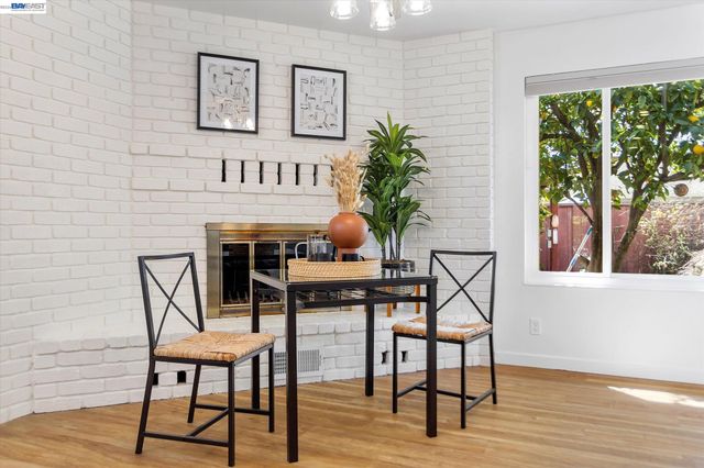 831 Casanova Dr, San Leandro, CA 94578