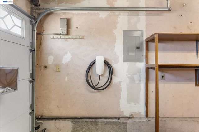 831 Casanova Dr, San Leandro, CA 94578