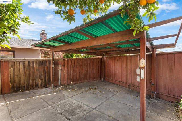 831 Casanova Dr, San Leandro, CA 94578