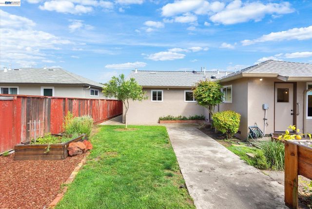 831 Casanova Dr, San Leandro, CA 94578