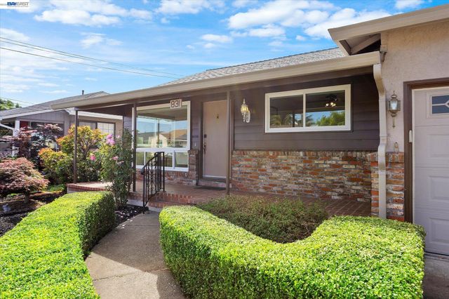 831 Casanova Dr, San Leandro, CA 94578