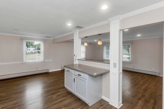 89 Garvey Dr, Springfield, MA 01109