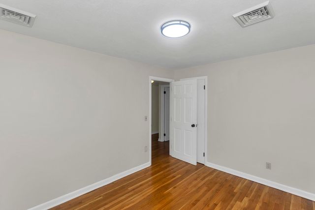 89 Garvey Dr, Springfield, MA 01109