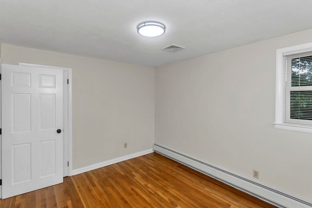 89 Garvey Dr, Springfield, MA 01109