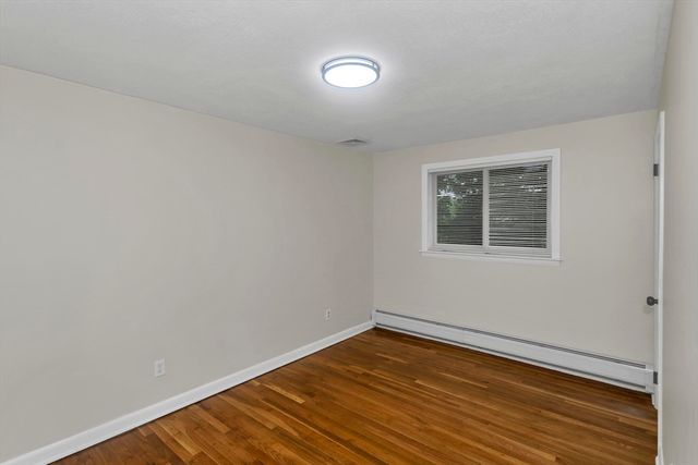 89 Garvey Dr, Springfield, MA 01109
