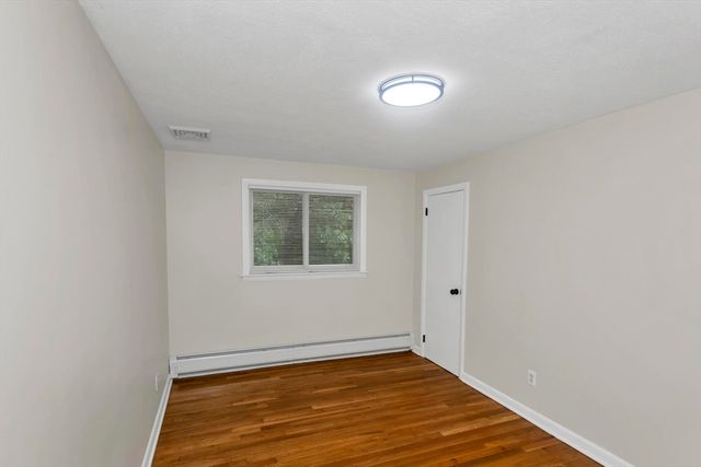 89 Garvey Dr, Springfield, MA 01109