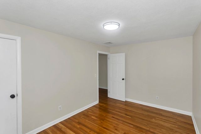 89 Garvey Dr, Springfield, MA 01109