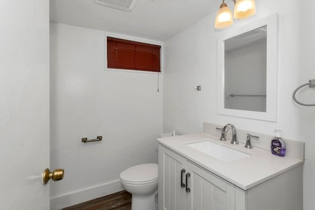 89 Garvey Dr, Springfield, MA 01109