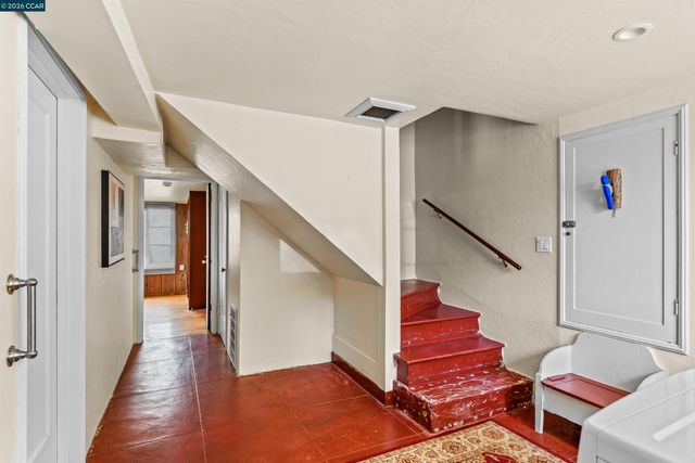 3735 Virden Ave, Oakland, CA 94619