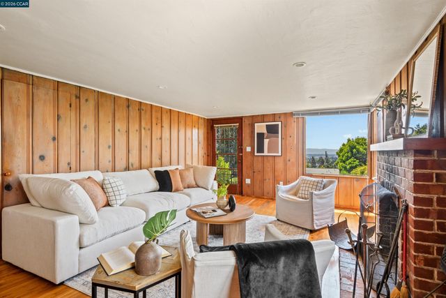 3735 Virden Ave, Oakland, CA 94619