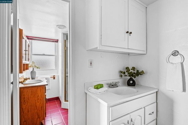 3735 Virden Ave, Oakland, CA 94619