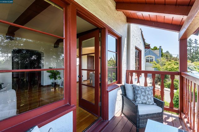 3735 Virden Ave, Oakland, CA 94619