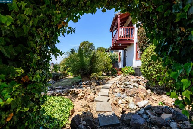 3735 Virden Ave, Oakland, CA 94619