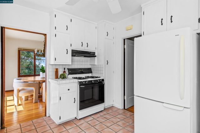 3735 Virden Ave, Oakland, CA 94619