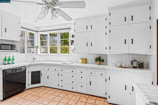 3735 Virden Ave, Oakland, CA 94619