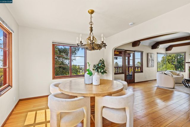 3735 Virden Ave, Oakland, CA 94619
