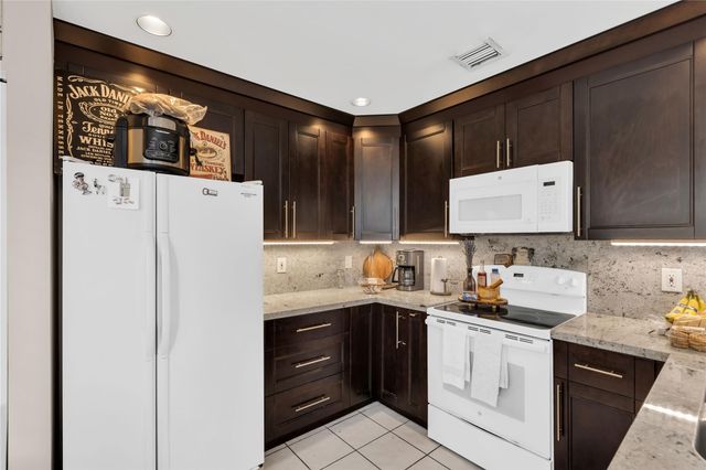 4777 SW 14th Street, Deerfield Beach, FL 33442