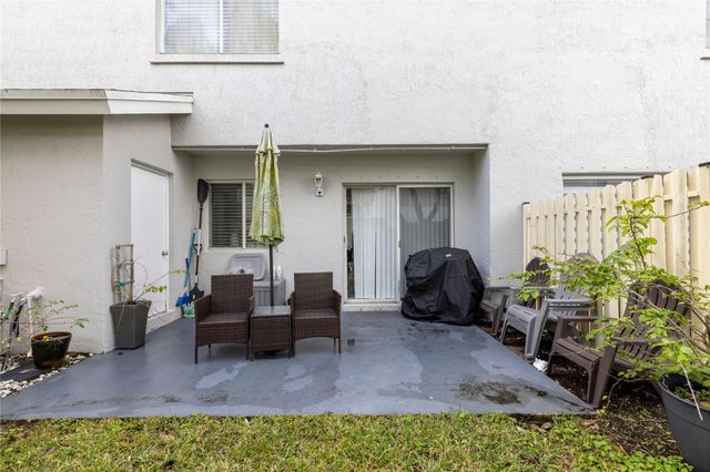 4777 SW 14th Street, Deerfield Beach, FL 33442