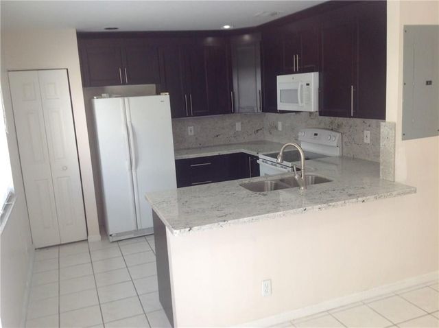 4777 SW 14th Street, Deerfield Beach, FL 33442