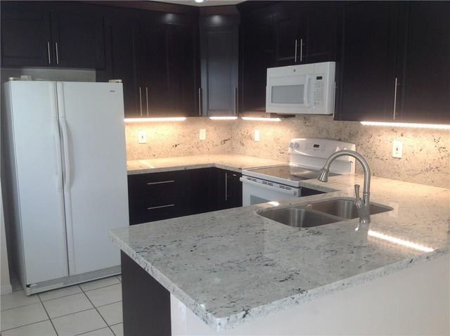 4777 SW 14th Street, Deerfield Beach, FL 33442