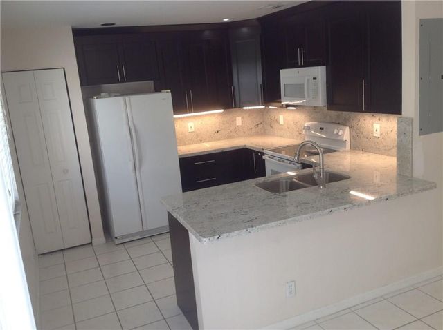 4777 SW 14th Street, Deerfield Beach, FL 33442